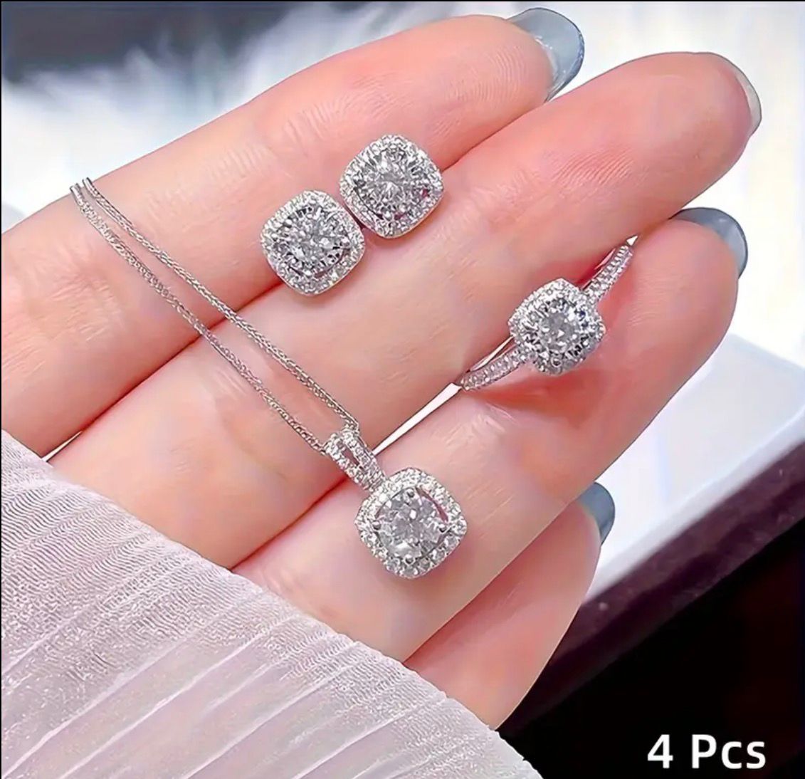 4pcs Sparkling Cube Zirconia Jewelry Set