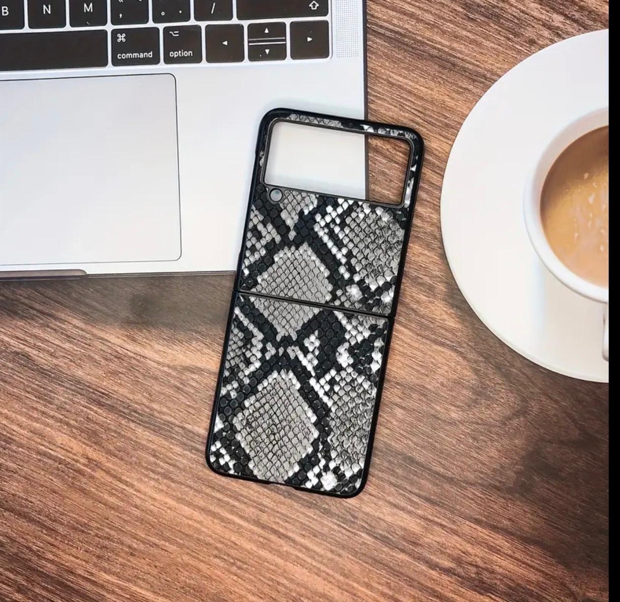 High-Quality Snake Skin Patterned Synthetic Leather Phone Case, Suitable for Samsung Galaxy Z Flip 6