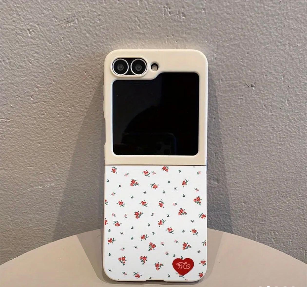 TPU Shockproof Phone Case with a White Background, Red Hearts, And Bright Black Patterns for Samsung for galaxy Z Flip 7SE