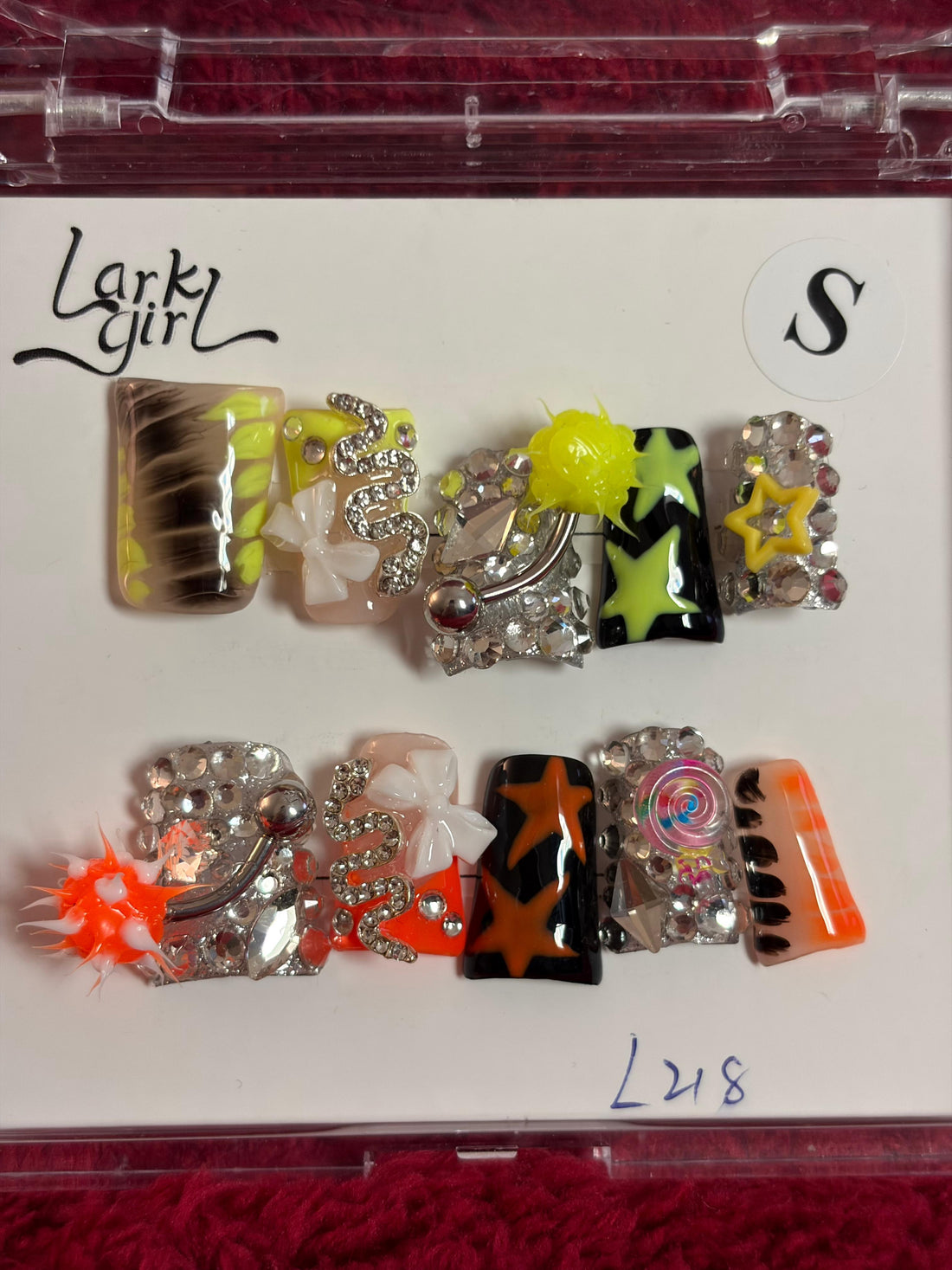 A 4 Press On -Set 3D Nail Art Gallery