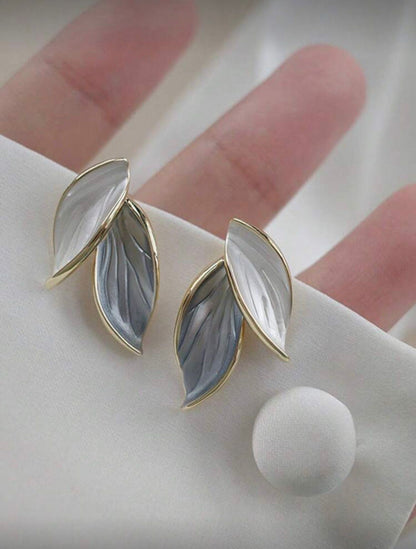 Simple &amp; Delicate Leaf Stud Earrings