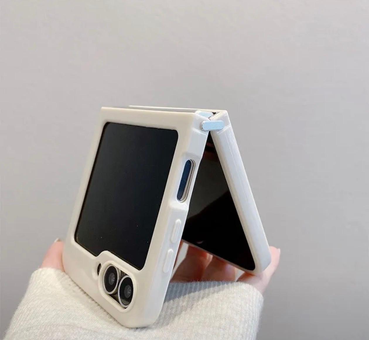 TPU Shockproof Phone Case with a White Background, Red Hearts, And Bright Black Patterns for Samsung for galaxy Z Flip 7SE