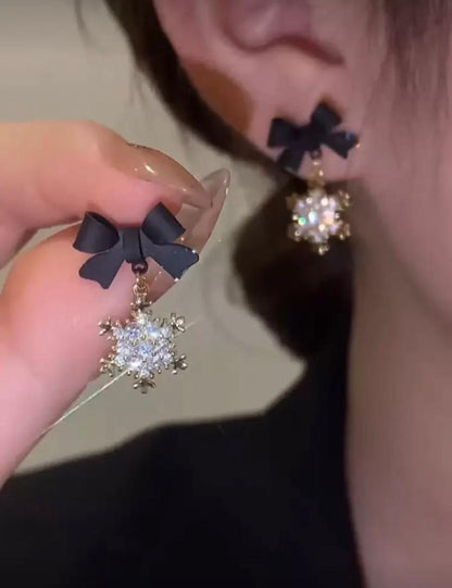 Black Bowknot &amp; Snowflake Shaped Elegant And Minimalistic Earrings
