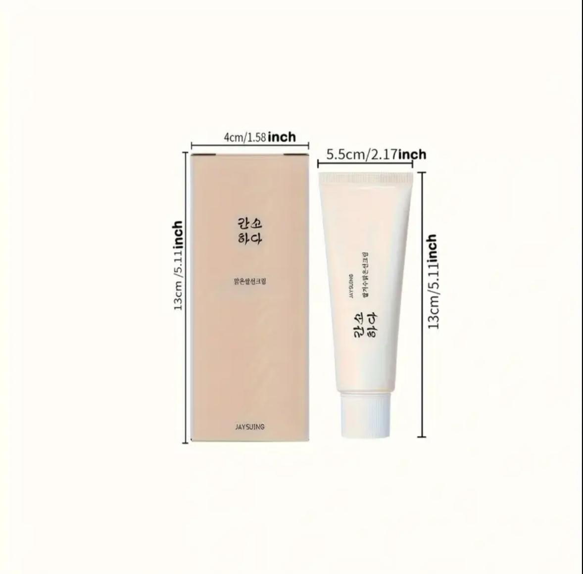 Rice Probiotic Protective cream is refreshing, moisturizing and non-sticky, effectively protecting the Light Beige. It is an essential choice for outdoor activities in summer